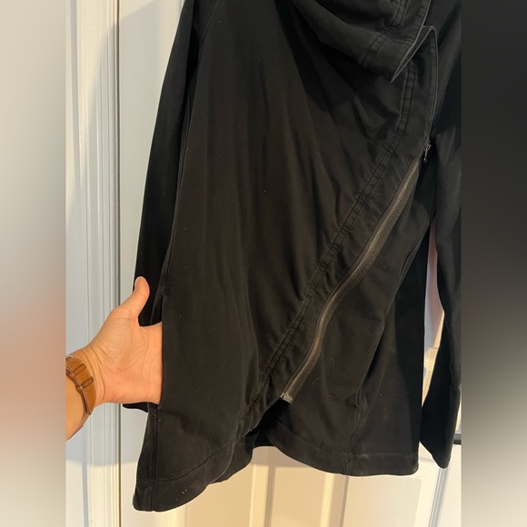 Lululemon Method Wrap Asymmetrical Zip Jacket Black Womens Rare Yoga Size 10 - Picture 5 of 10